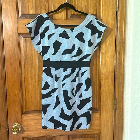 Scott mini dress in medium - Picture 1 of 5
